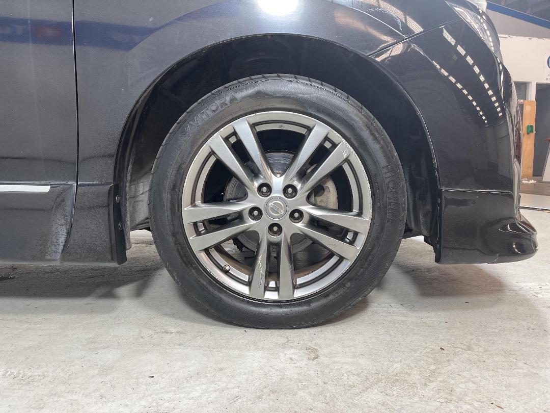 Photo '7' of Nissan Elgrand Photo '7' of Nissan Elgrand