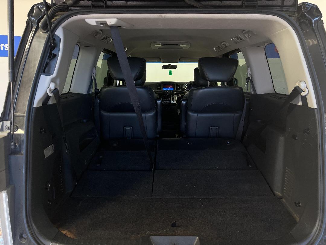 Photo '12' of Nissan Elgrand Photo '12' of Nissan Elgrand