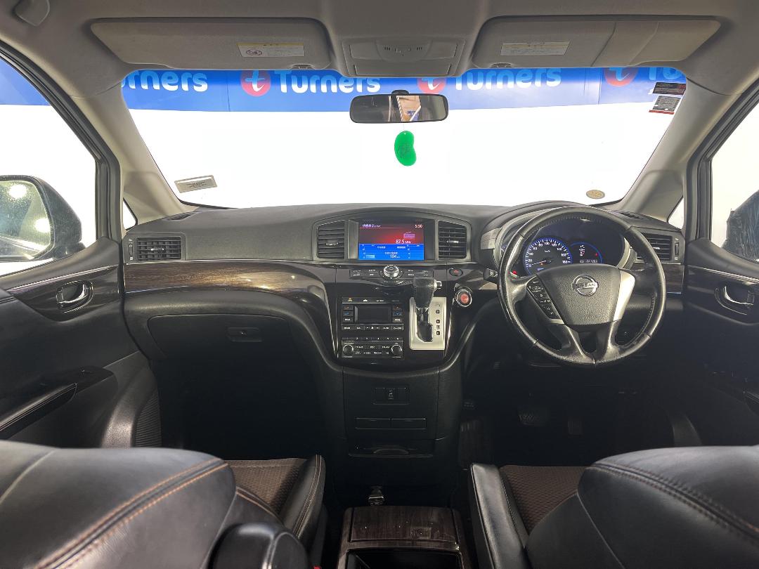 Photo '15' of Nissan Elgrand Photo '15' of Nissan Elgrand