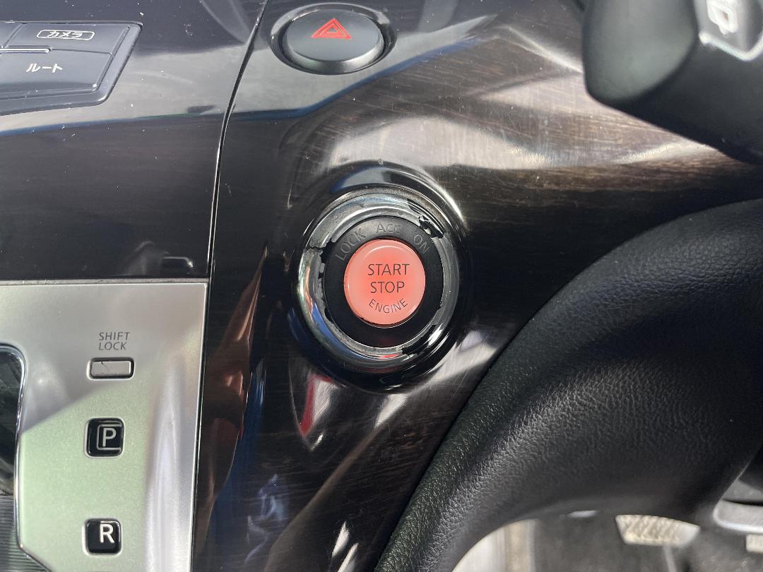 Photo '27' of Nissan Elgrand Photo '27' of Nissan Elgrand