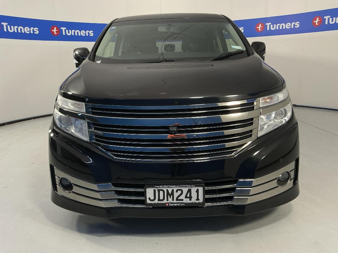 Photo '2' of Nissan Elgrand Photo '2' of Nissan Elgrand