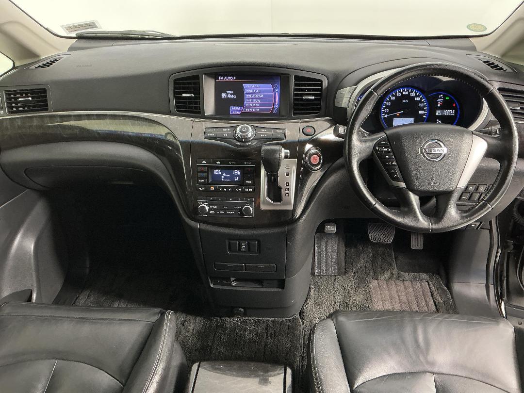 Photo '17' of Nissan Elgrand Photo '17' of Nissan Elgrand