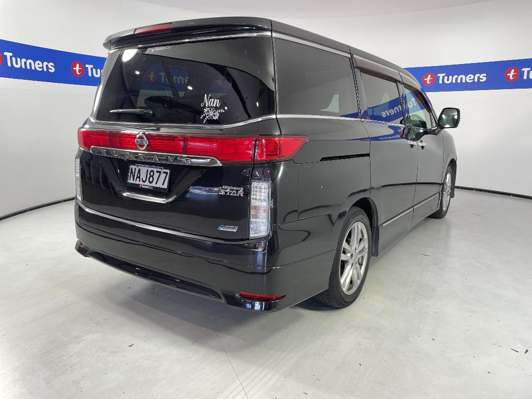 Photo '7' of Nissan Elgrand Photo '7' of Nissan Elgrand