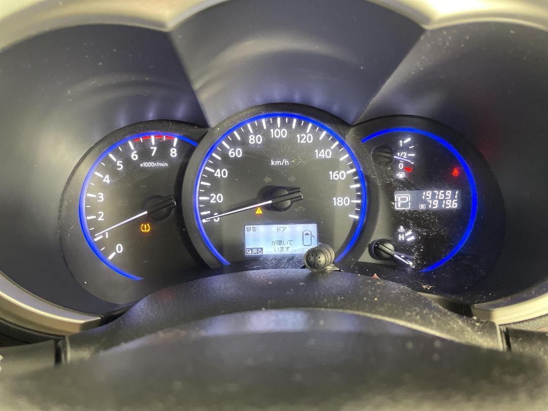 Photo '21' of Nissan Elgrand Photo '21' of Nissan Elgrand