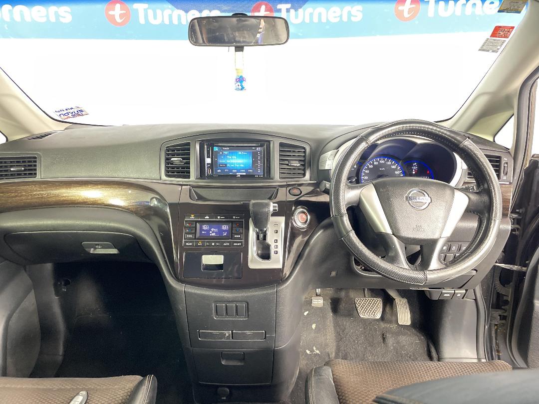 Photo '17' of Nissan Elgrand Photo '17' of Nissan Elgrand