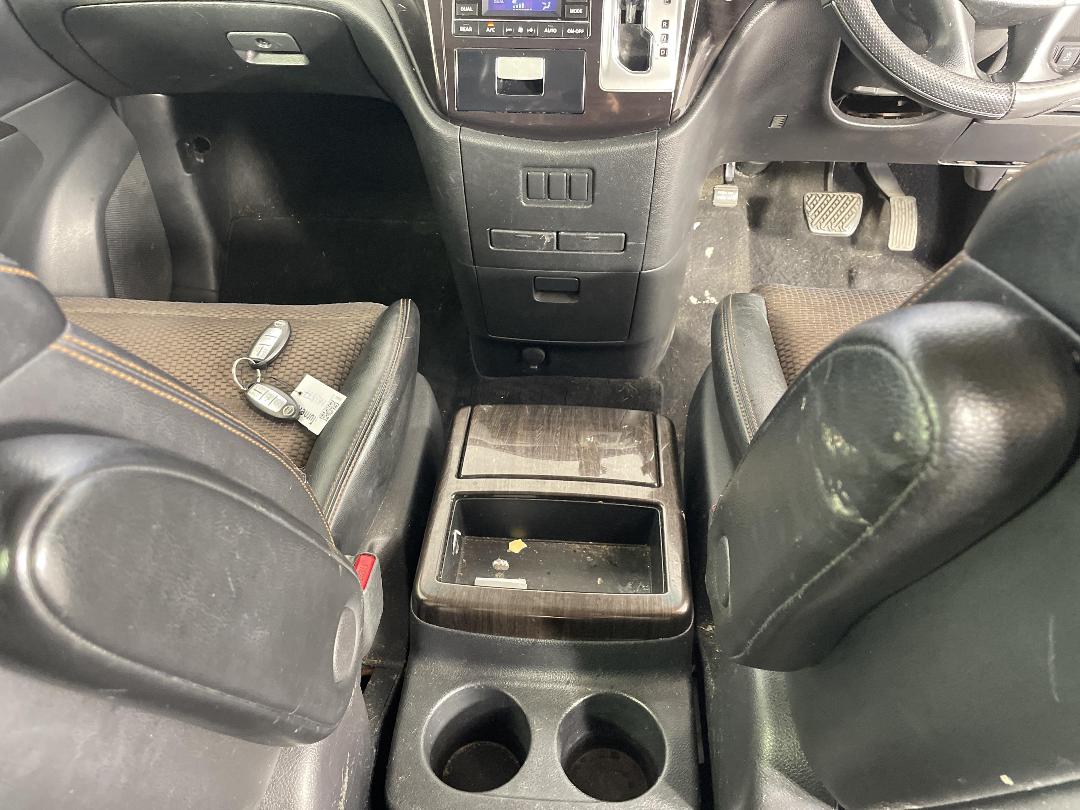 Photo '18' of Nissan Elgrand Photo '18' of Nissan Elgrand