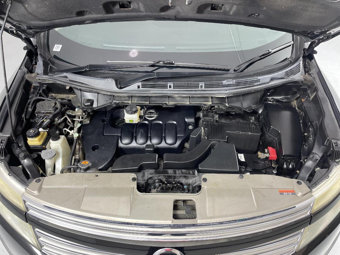 Photo '13' of Nissan Elgrand