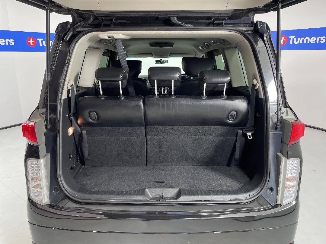 Photo '14' of Nissan Elgrand