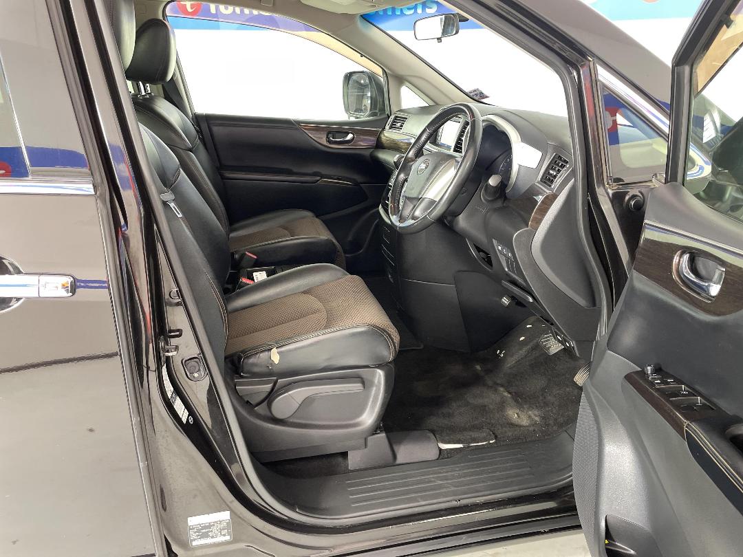 Photo '16' of Nissan Elgrand