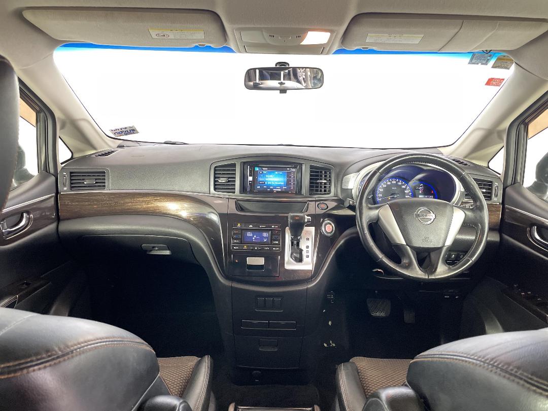 Photo '17' of Nissan Elgrand