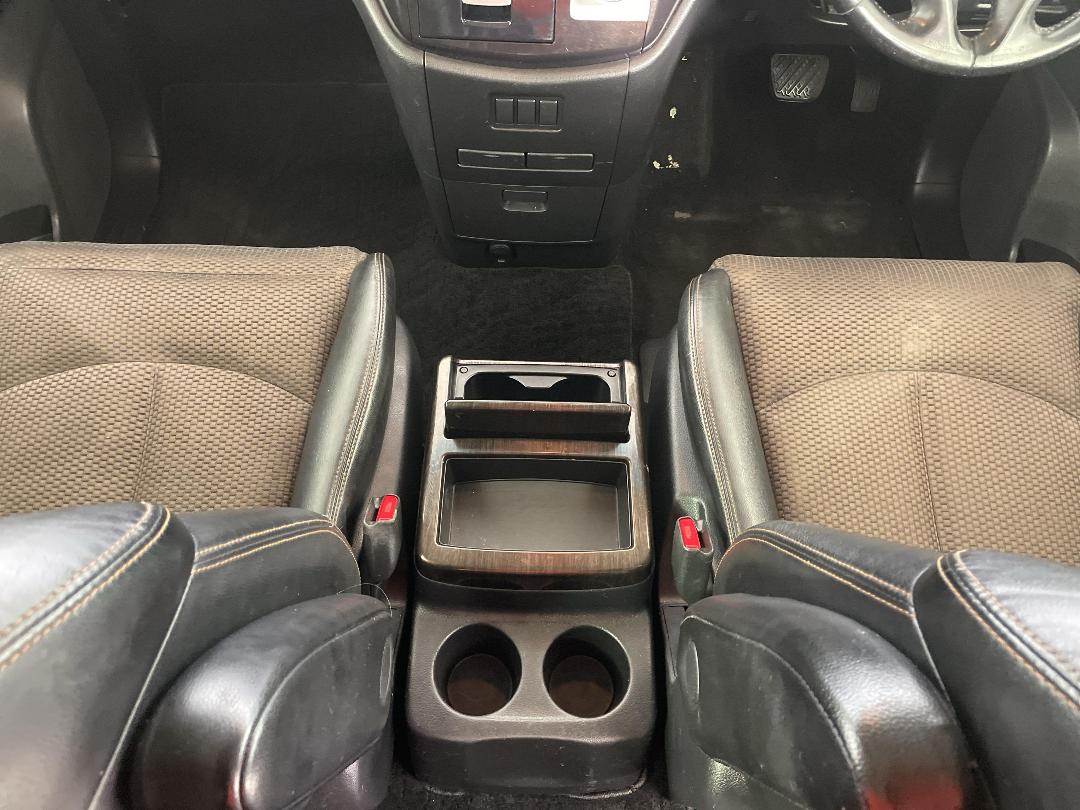 Photo '18' of Nissan Elgrand