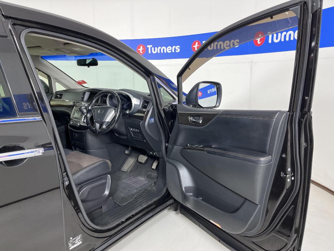 Photo '15' of Nissan Elgrand