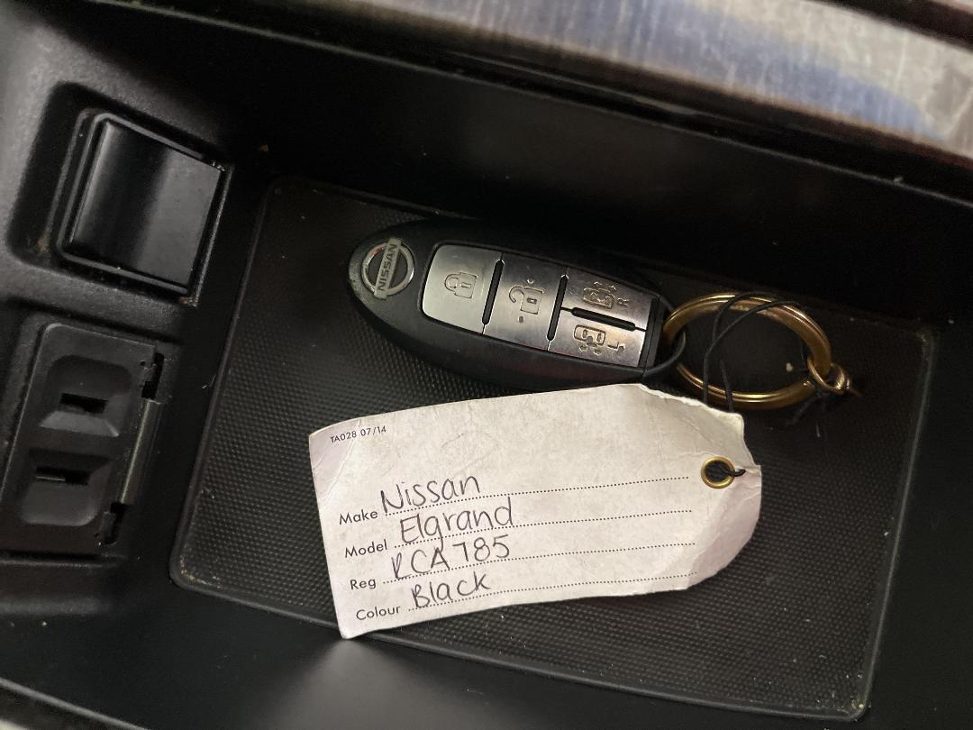 Photo '21' of Nissan Elgrand