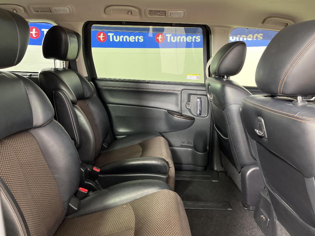 Photo '19' of Nissan Elgrand