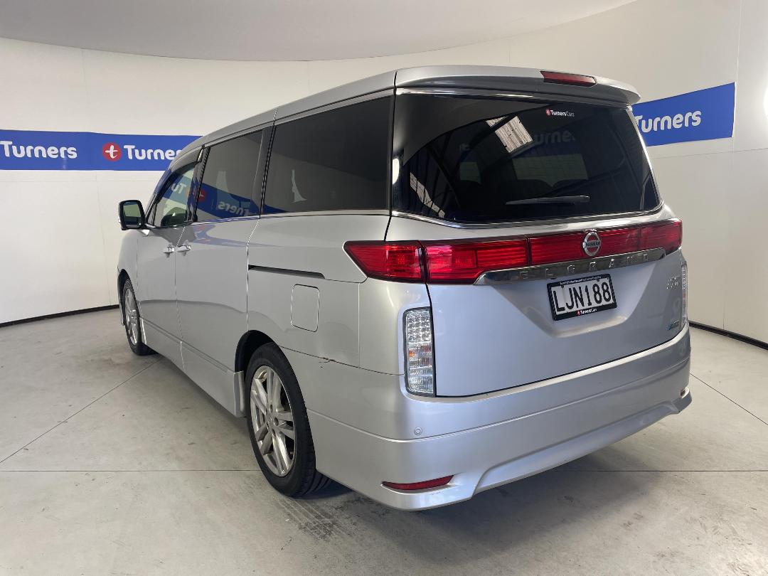 Photo '5' of Nissan Elgrand Photo '5' of Nissan Elgrand