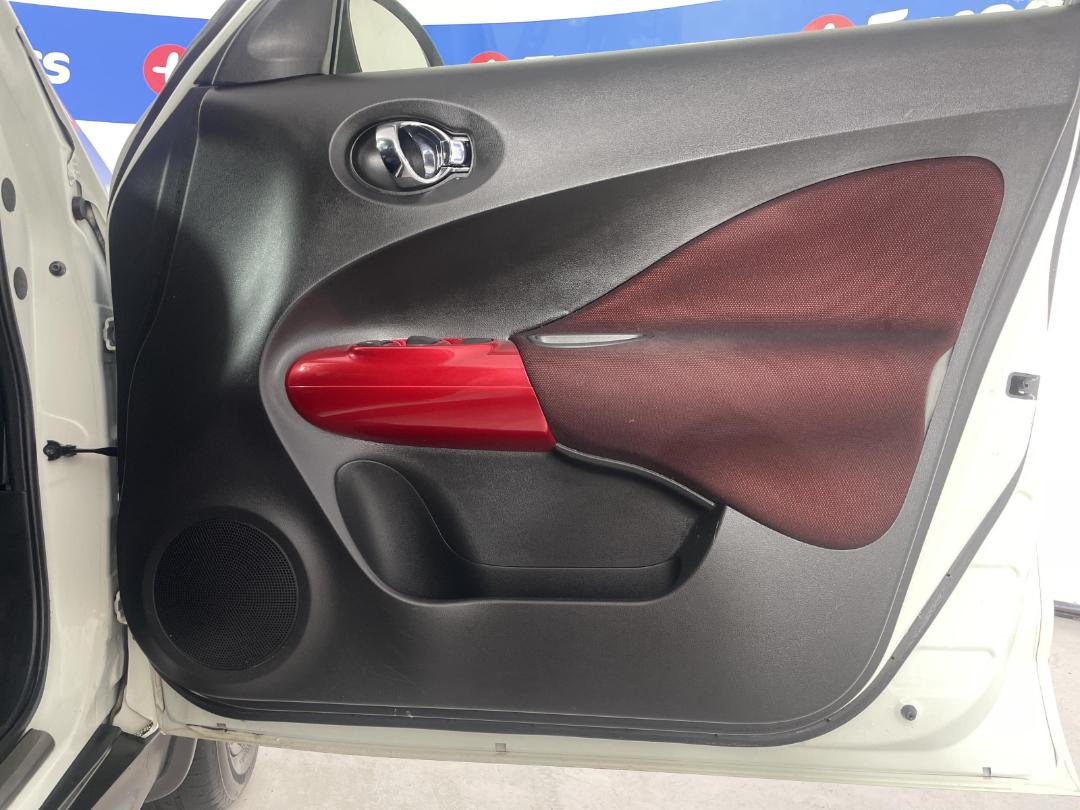 Photo '15' of Nissan Juke Photo '15' of Nissan Juke