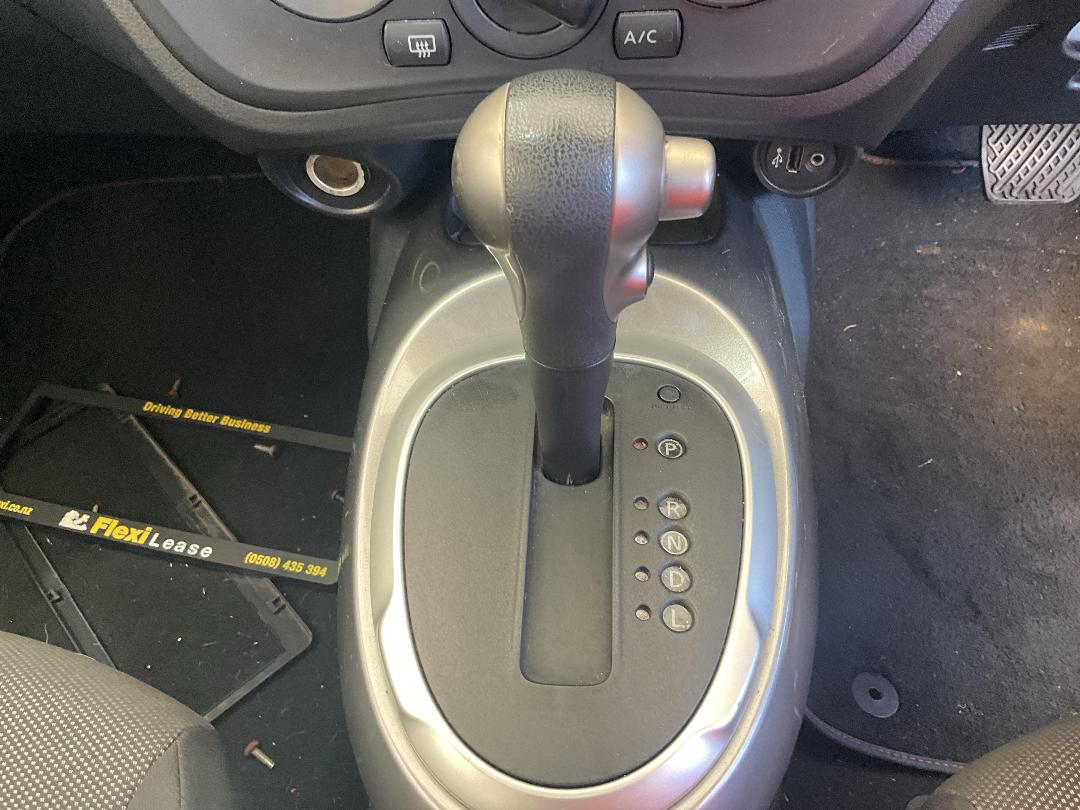 Photo '12' of Nissan Juke ST Photo '12' of Nissan Juke ST