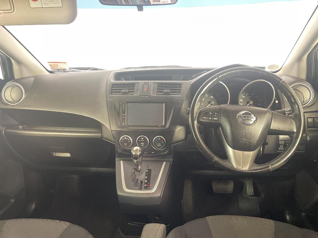 Photo '17' of Nissan Lafesta