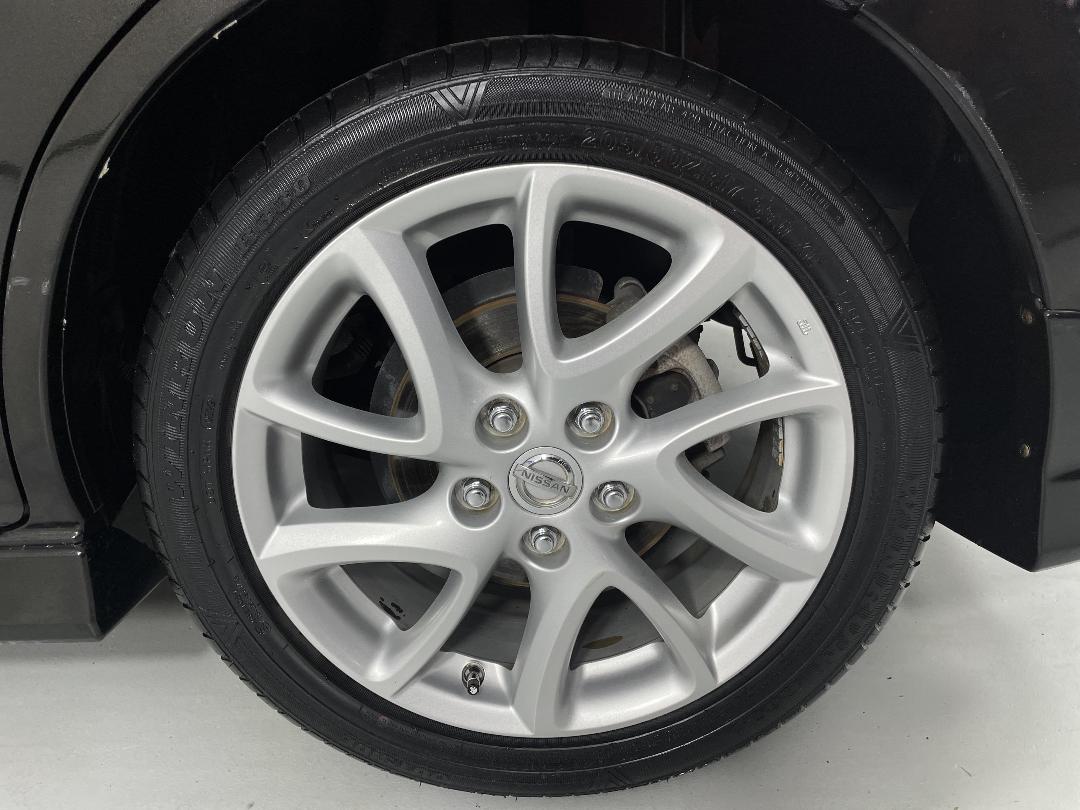 Photo '11' of Nissan Lafesta