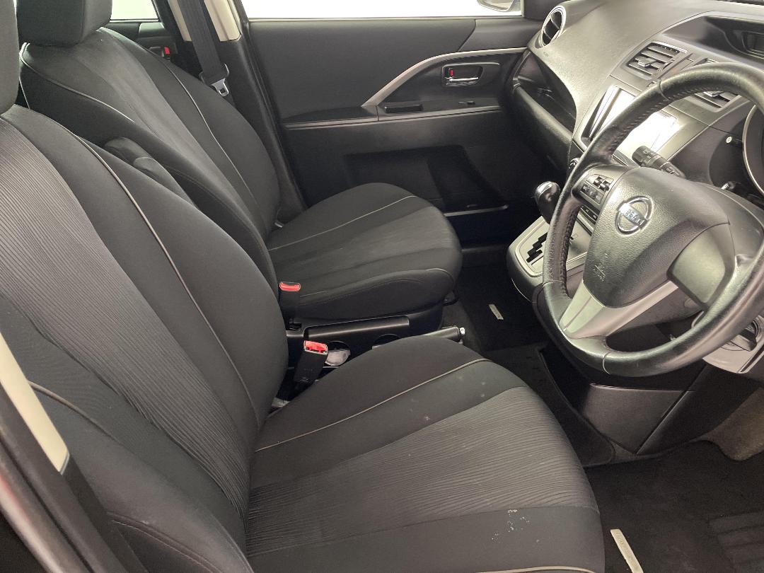 Photo '16' of Nissan Lafesta