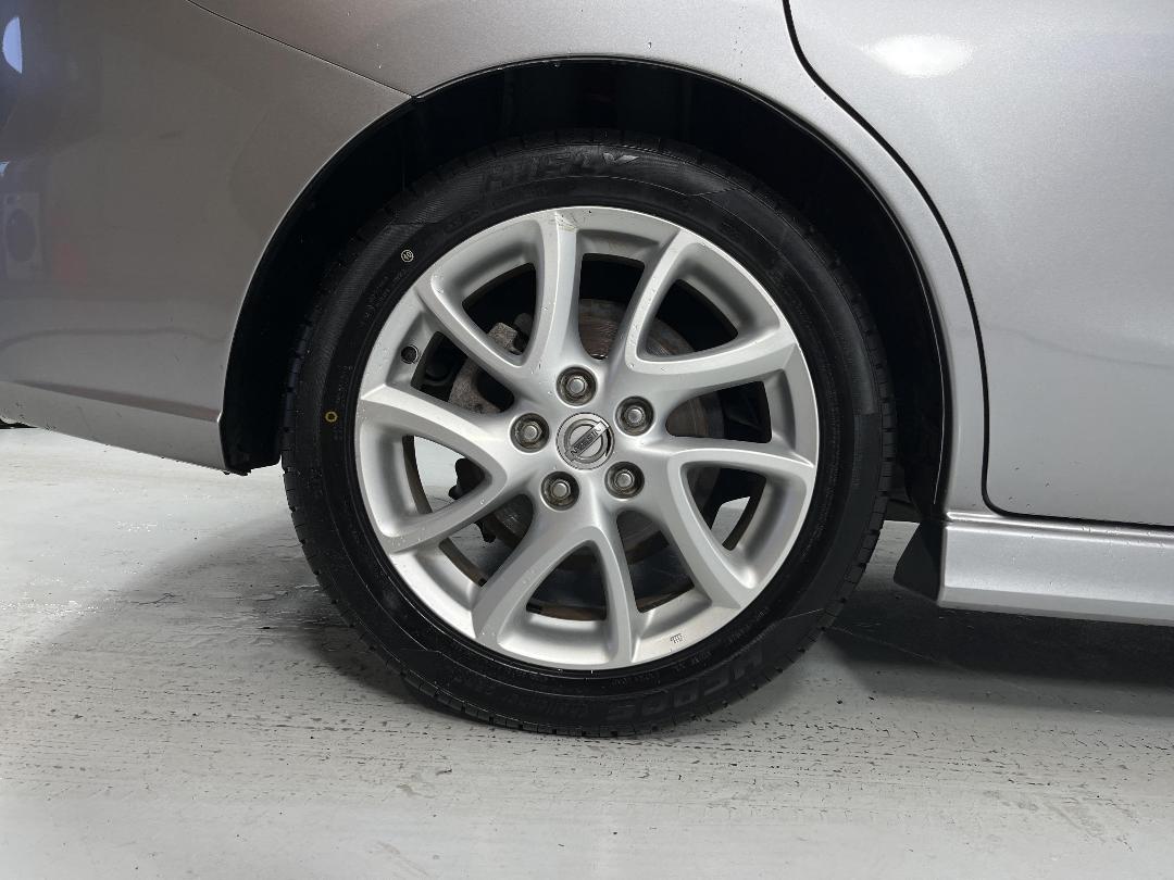 Photo '12' of Nissan Lafesta Photo '12' of Nissan Lafesta