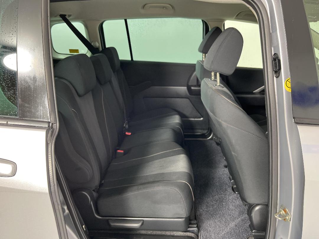 Photo '19' of Nissan Lafesta Photo '19' of Nissan Lafesta