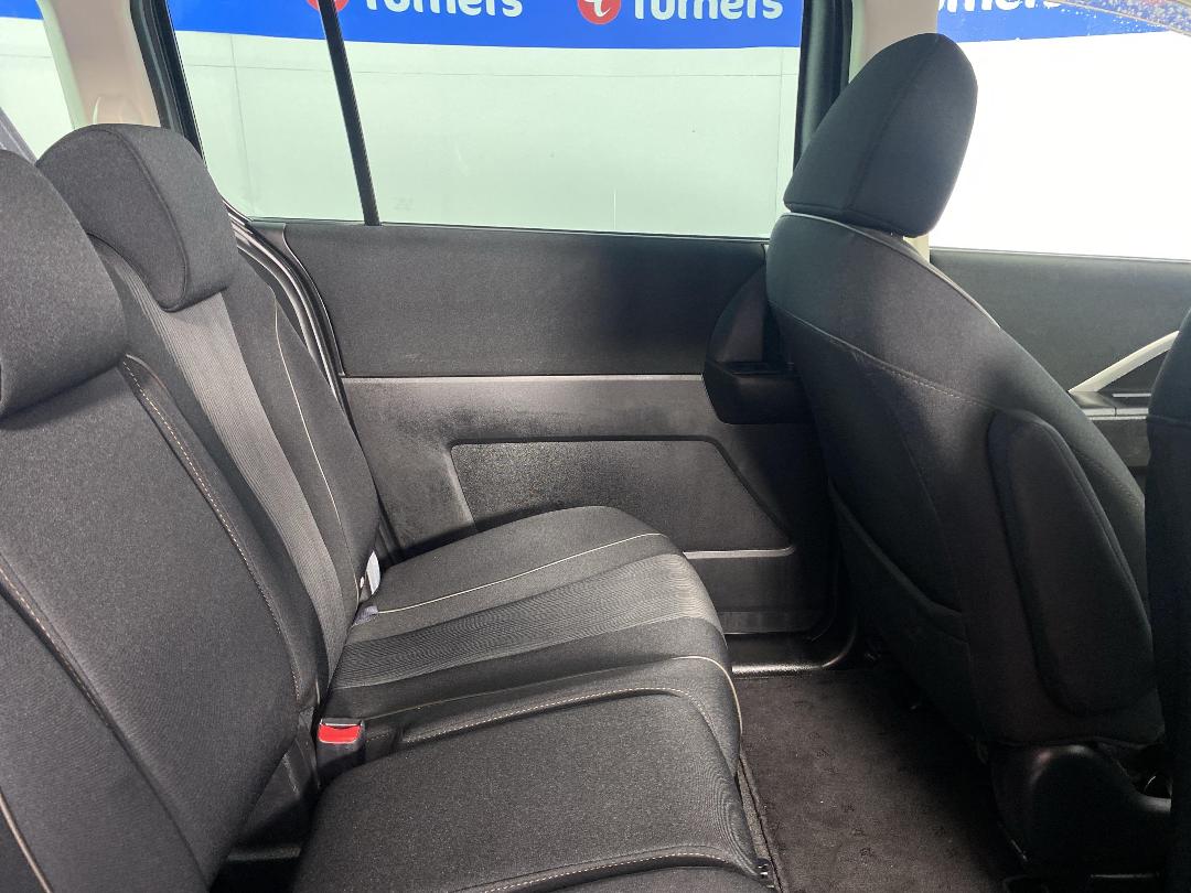 Photo '19' of Nissan Lafesta