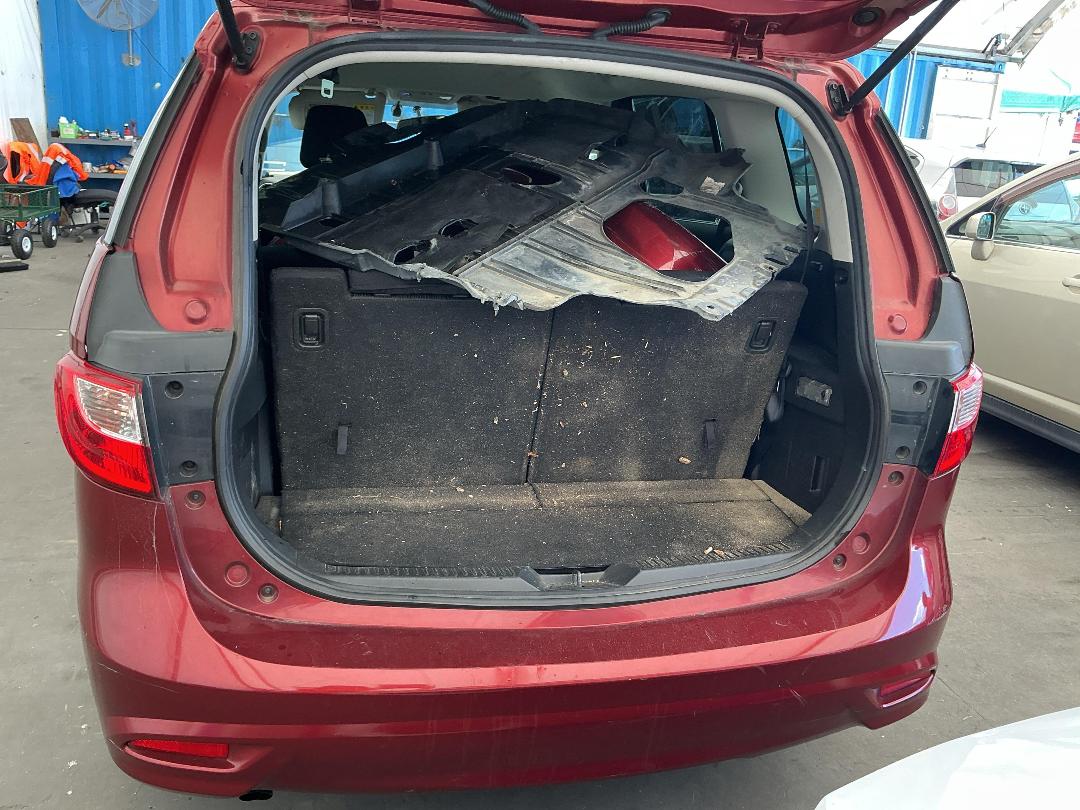 Photo '10' of Nissan Lafesta Photo '10' of Nissan Lafesta