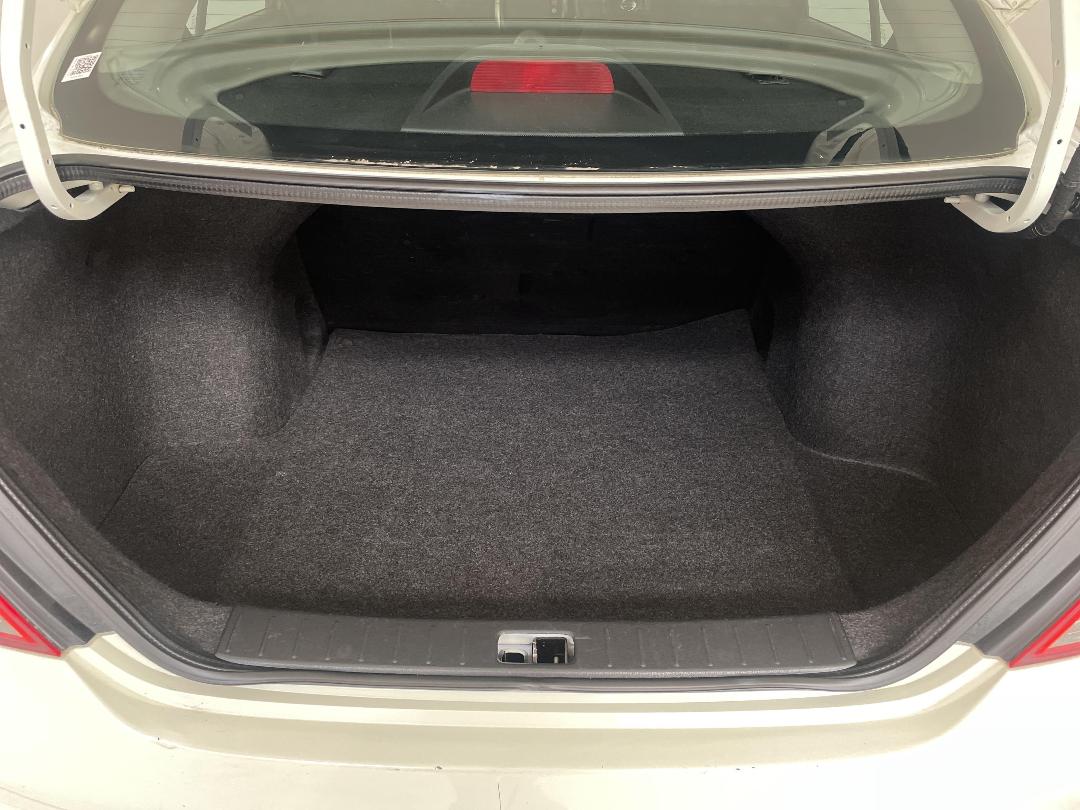 Photo '14' of Nissan Latio Photo '14' of Nissan Latio