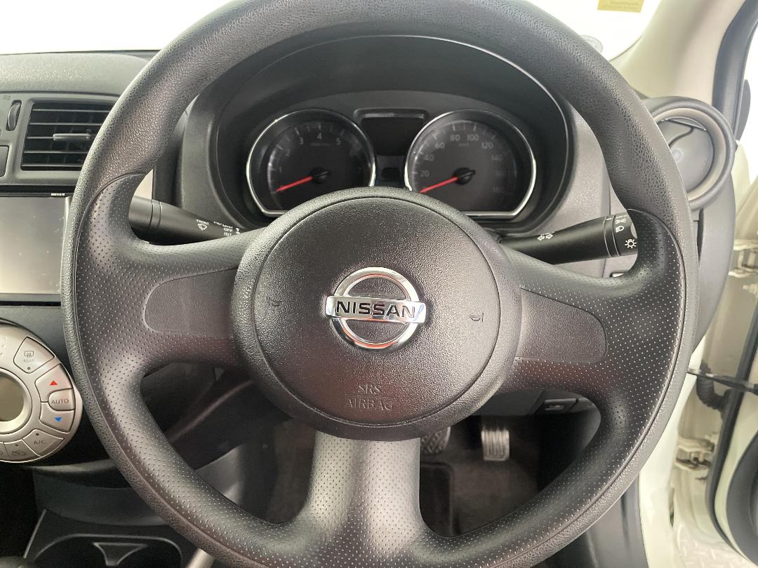 Photo '26' of Nissan Latio Photo '26' of Nissan Latio