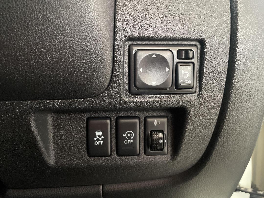 Photo '25' of Nissan Latio Photo '25' of Nissan Latio