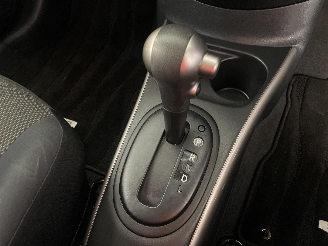 Photo '30' of Nissan Latio Photo '30' of Nissan Latio