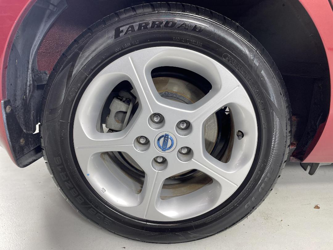 Photo '12' of Nissan Leaf