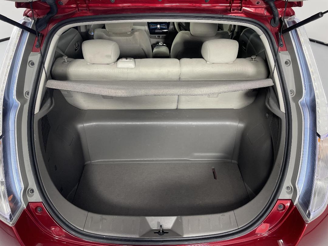 Photo '14' of Nissan Leaf