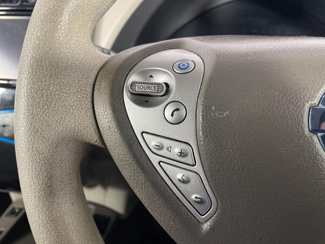 Photo '24' of Nissan Leaf