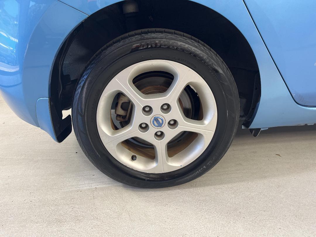 Photo '12' of Nissan Leaf