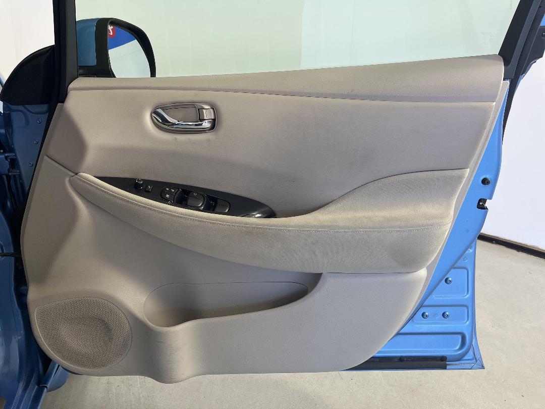 Photo '15' of Nissan Leaf