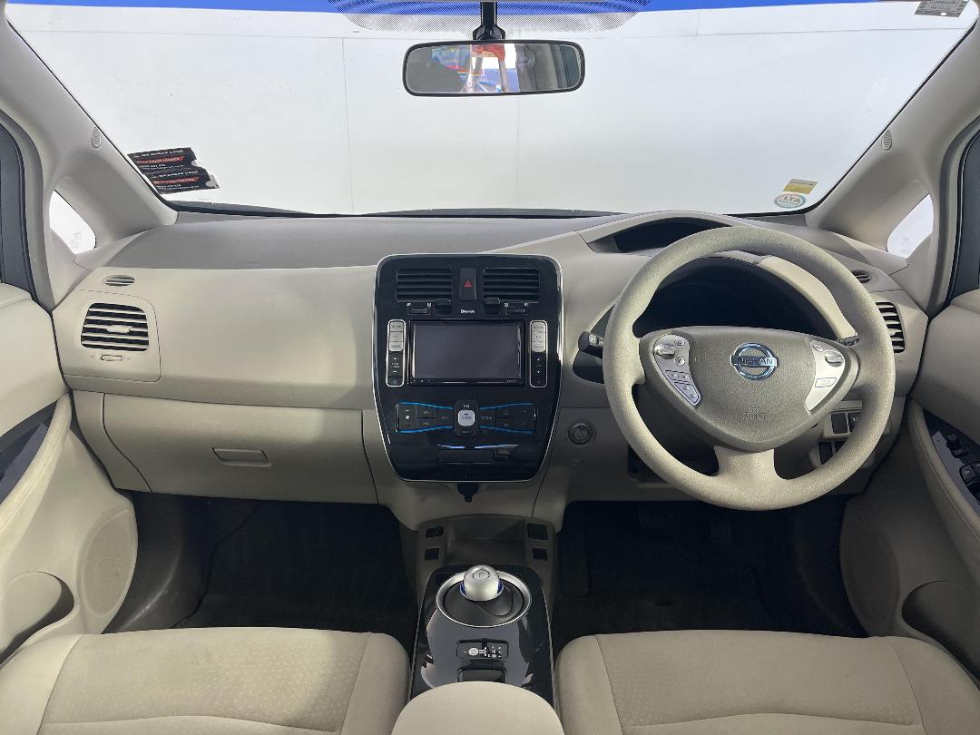 Photo '17' of Nissan Leaf