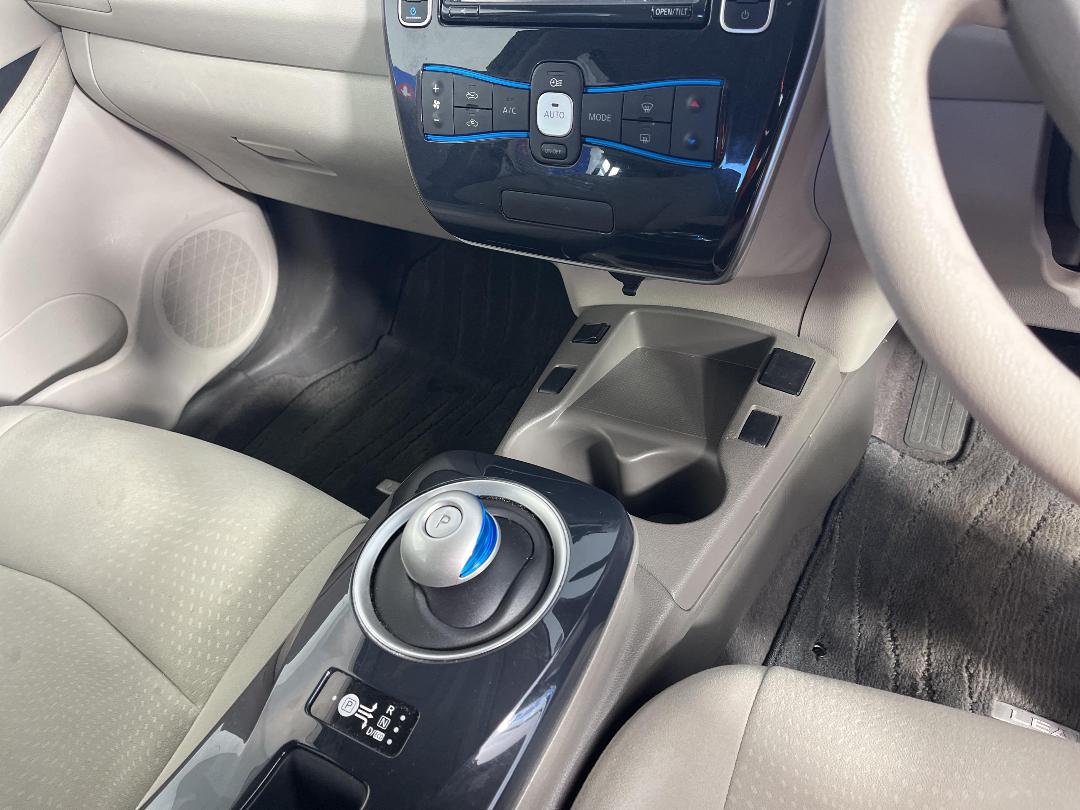 Photo '18' of Nissan Leaf