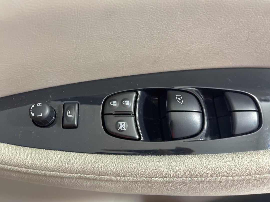 Photo '25' of Nissan Leaf