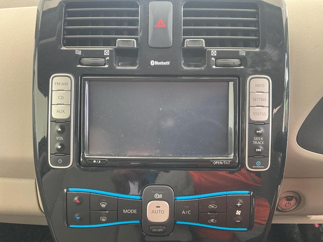 Photo '11' of Nissan Leaf