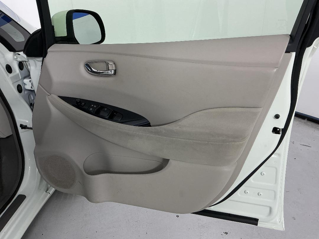 Photo '15' of Nissan Leaf