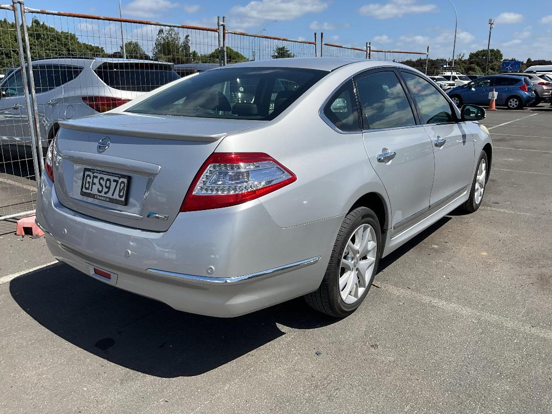 Photo '6' of Nissan Maxima 350L