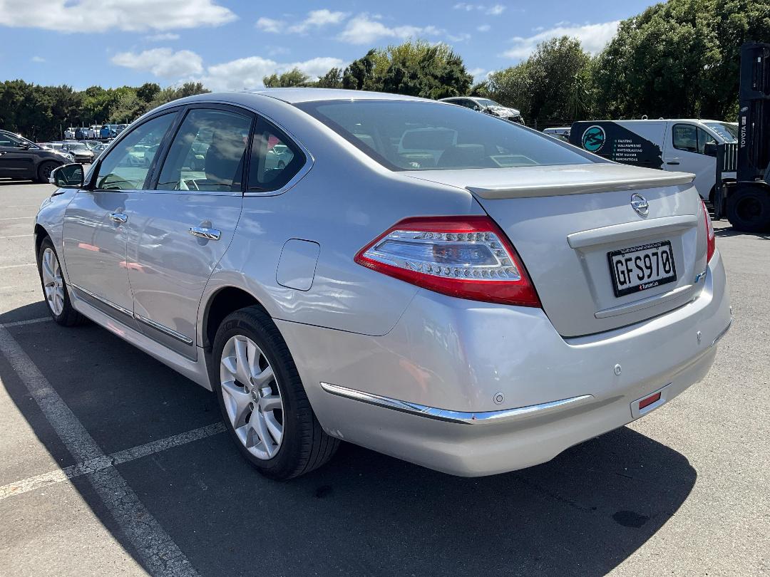 Photo '4' of Nissan Maxima 350L