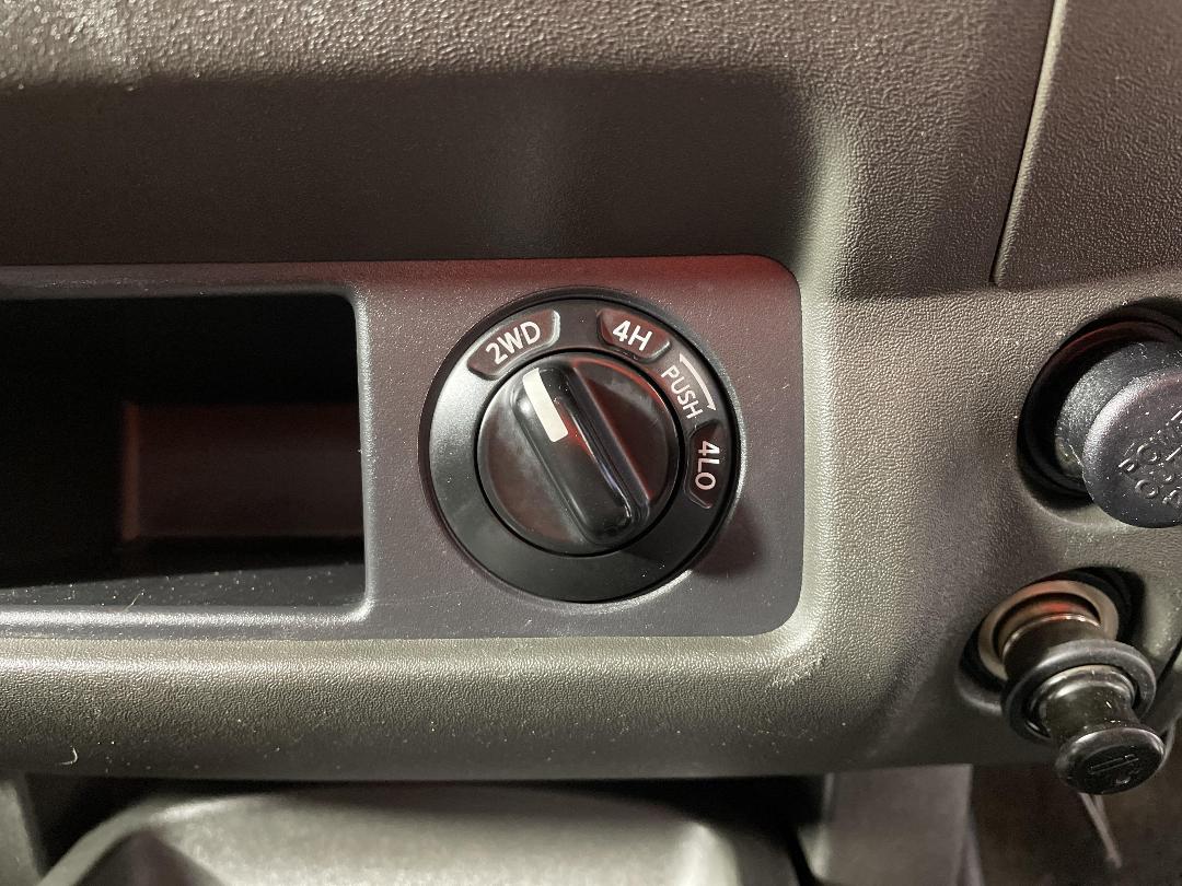 Photo '24' of Nissan Navara