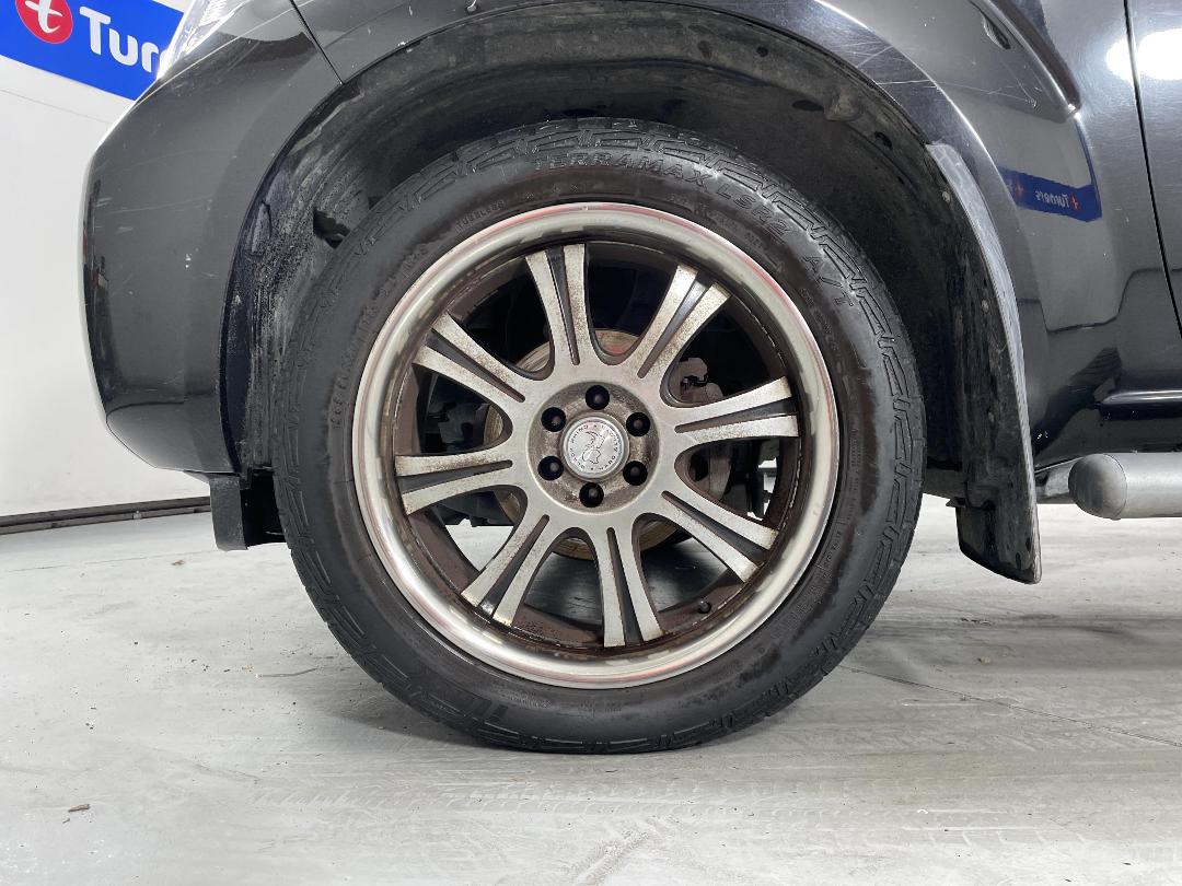 Photo '10' of Nissan Navara