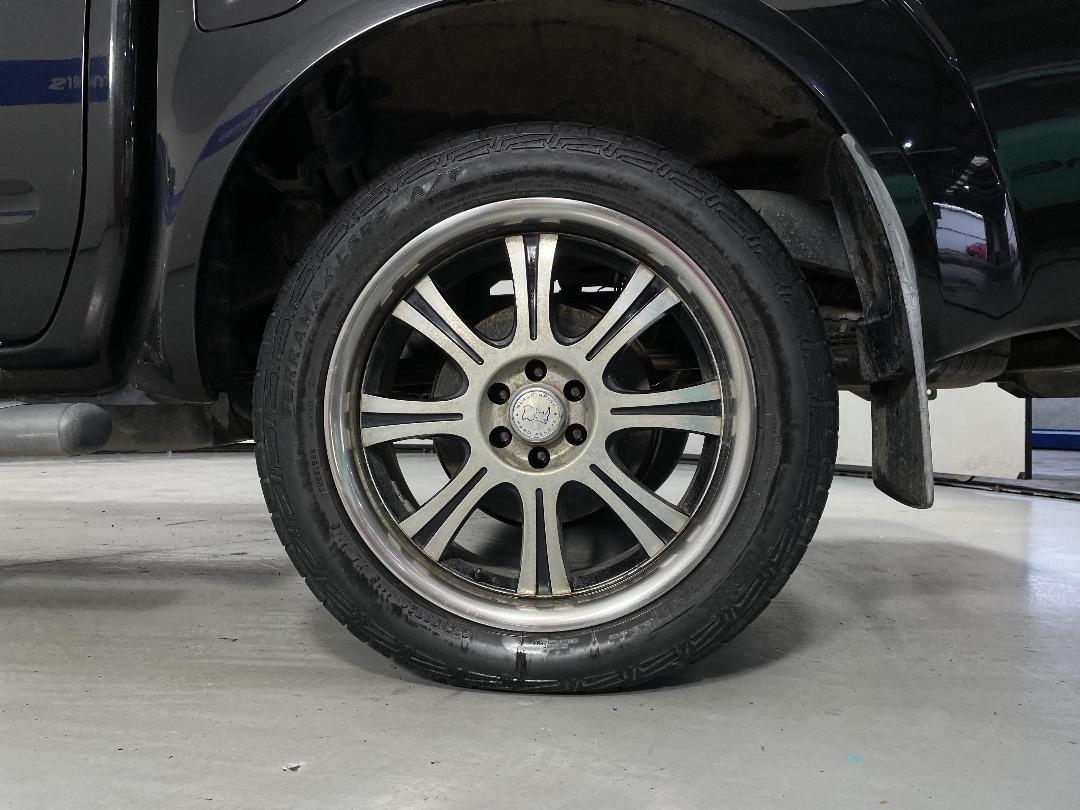 Photo '11' of Nissan Navara