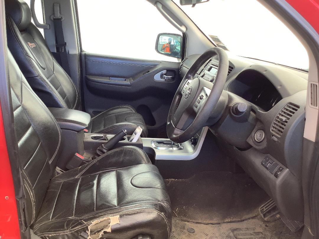 Photo '8' of Nissan Navara D/C ST-X