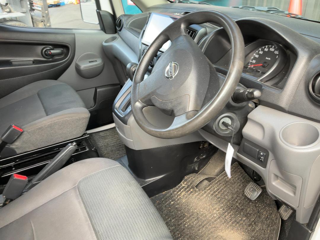Photo '15' of Nissan NV200 Photo '15' of Nissan NV200
