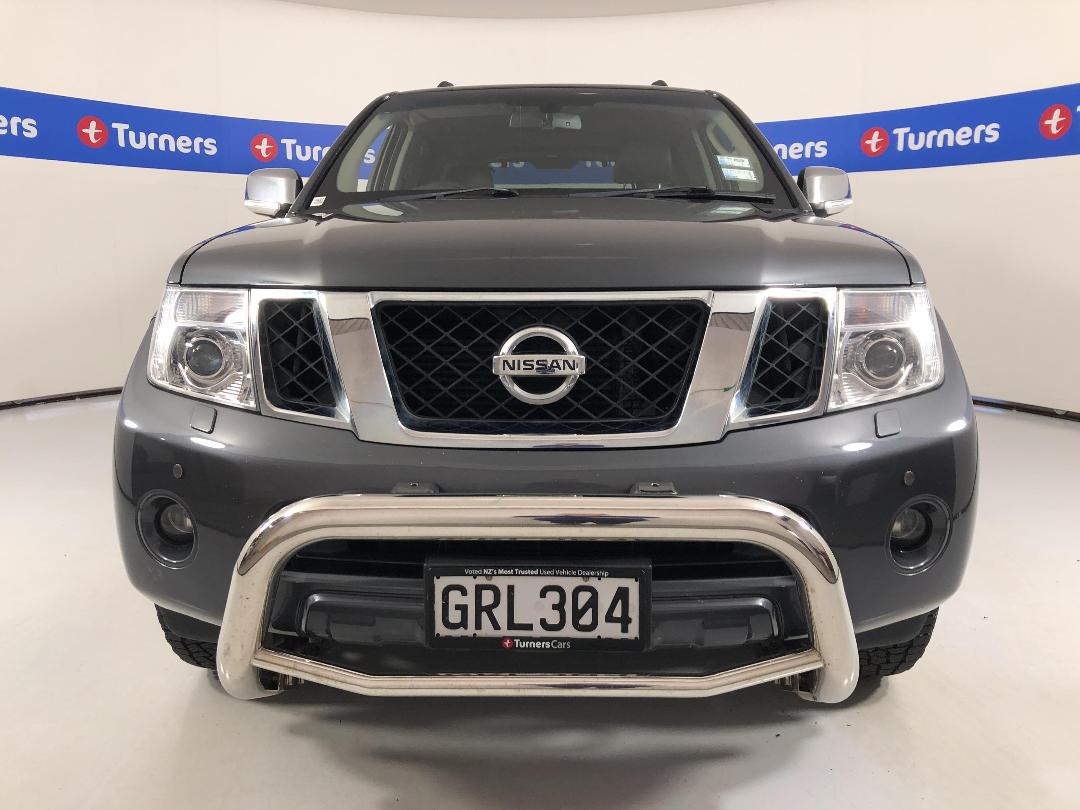 Photo '2' of Nissan Pathfinder Photo '2' of Nissan Pathfinder